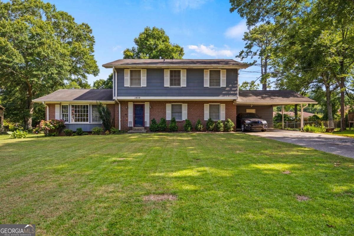 1809 Claron Avenue Property Photo 1