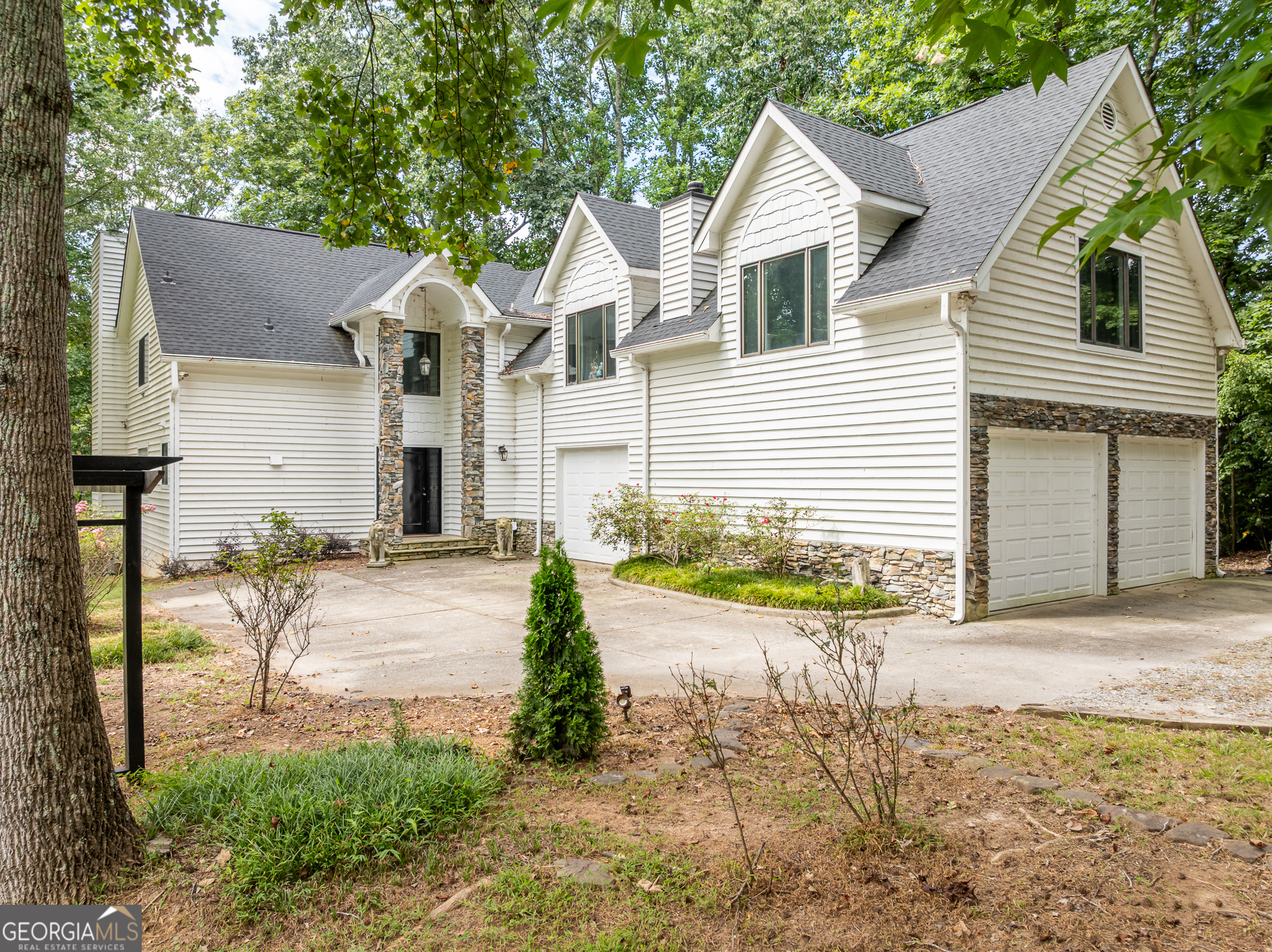 452 Brookwood Drive W Property Photo 1