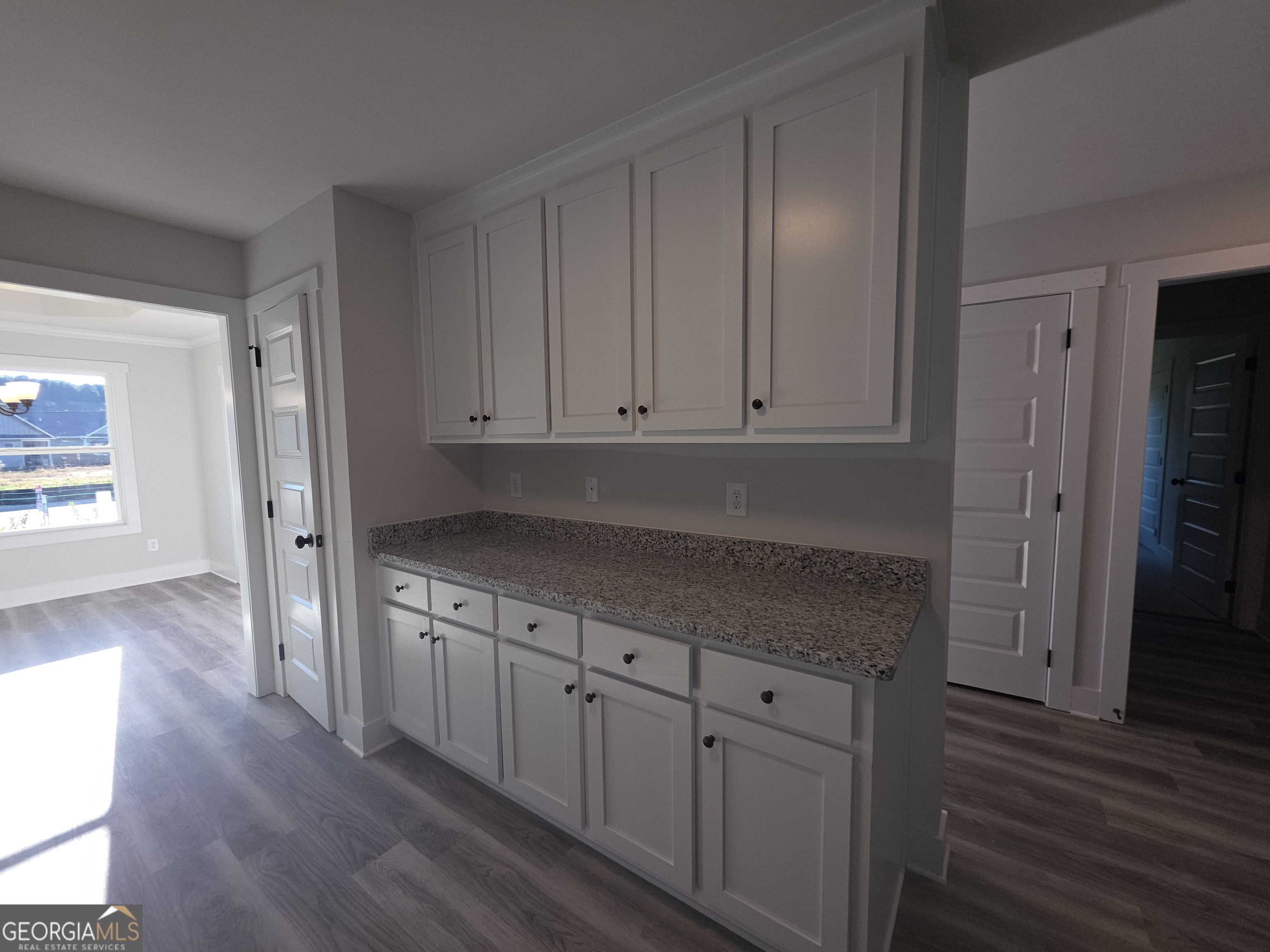 1077 Jeannine Lane Property Photo 4