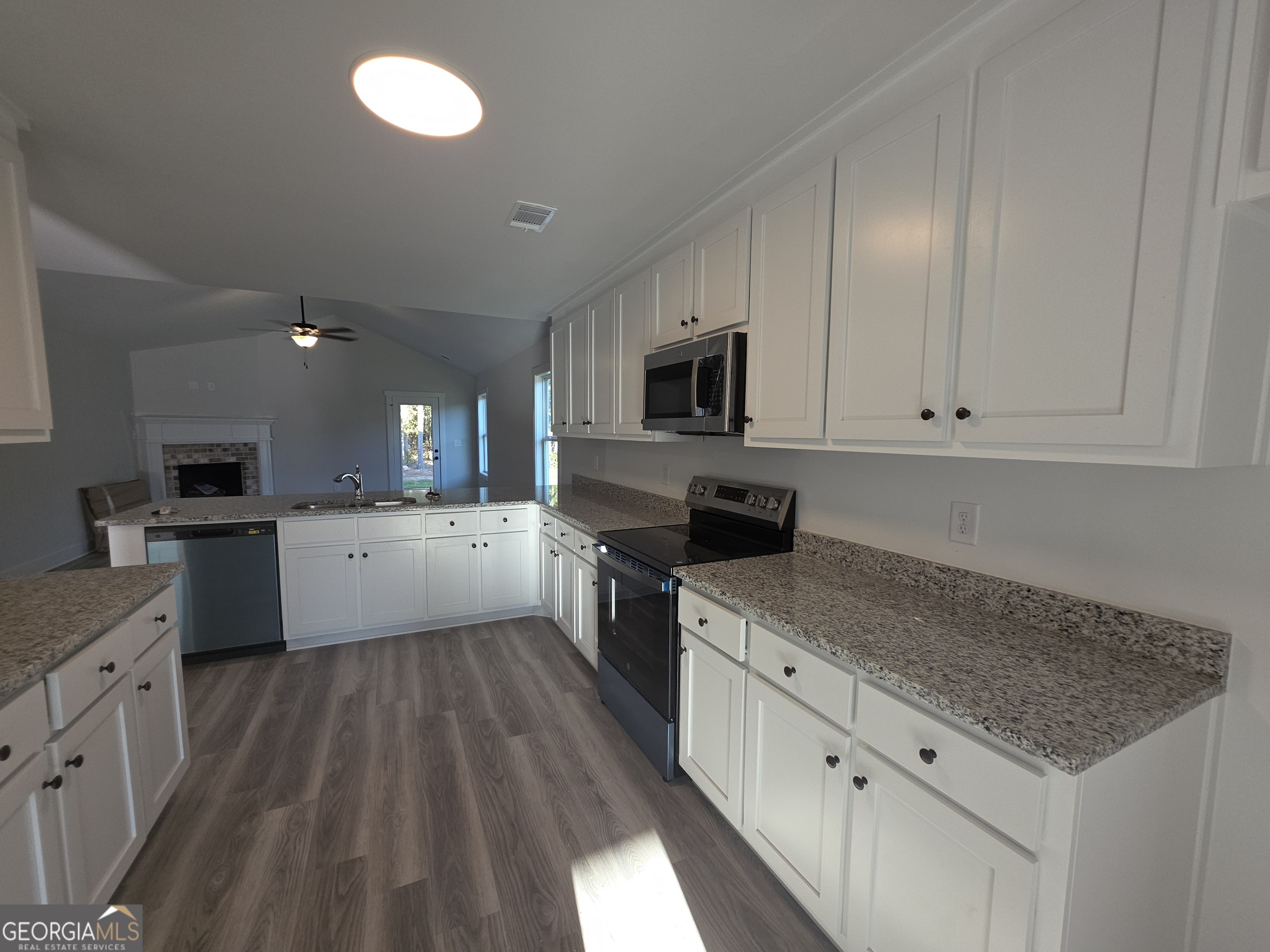 1077 Jeannine Lane Property Photo 6