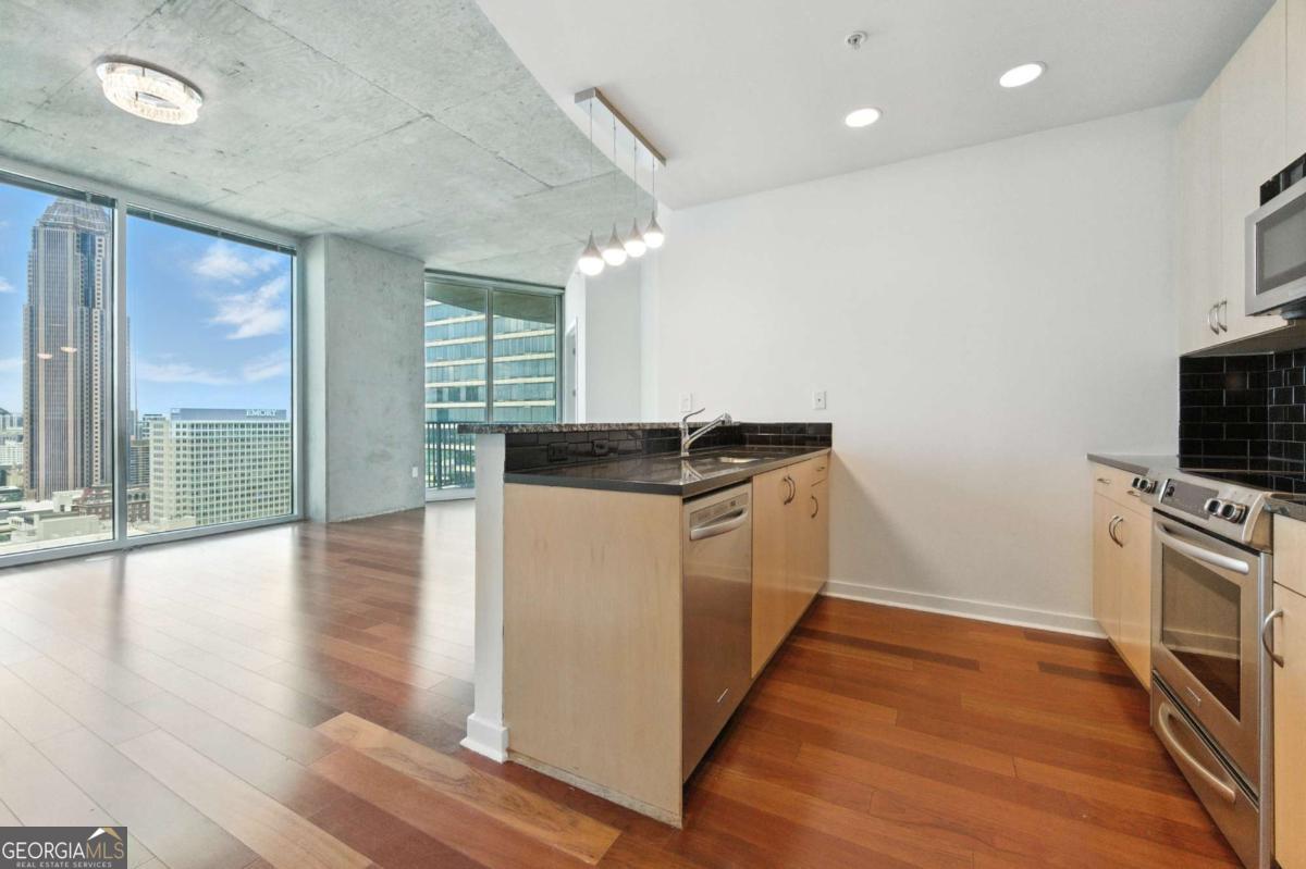 400 W Peachtree Street Nw # 2713 Property Photo 8