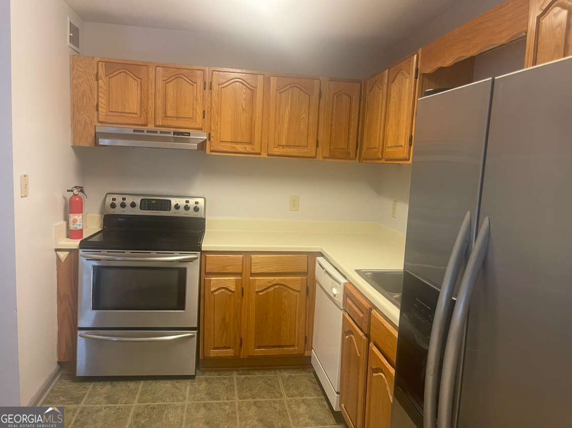 684 Mcgill Place Ne Property Photo 3
