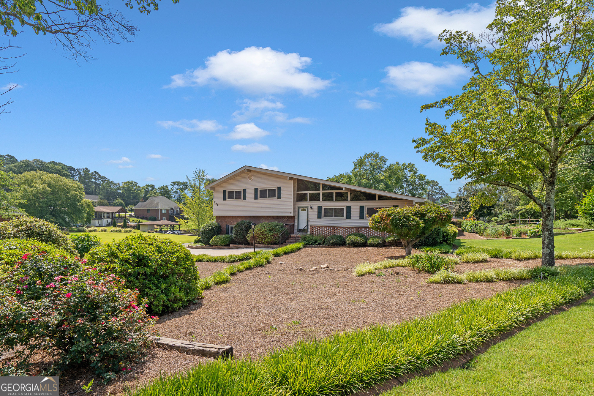 536 N Lakeshore Drive Property Photo 1