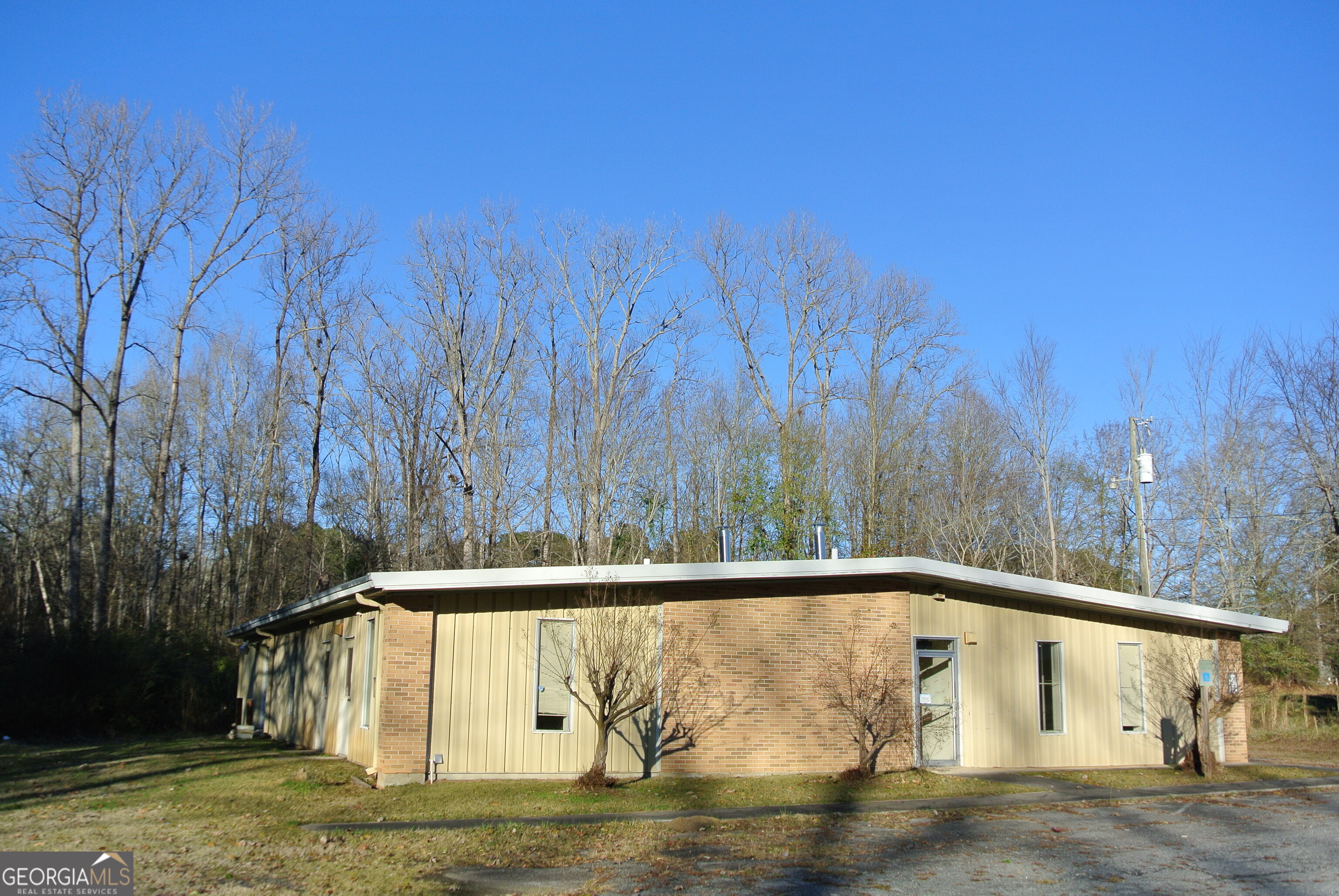 213 Hospital Drive Property Photo 1