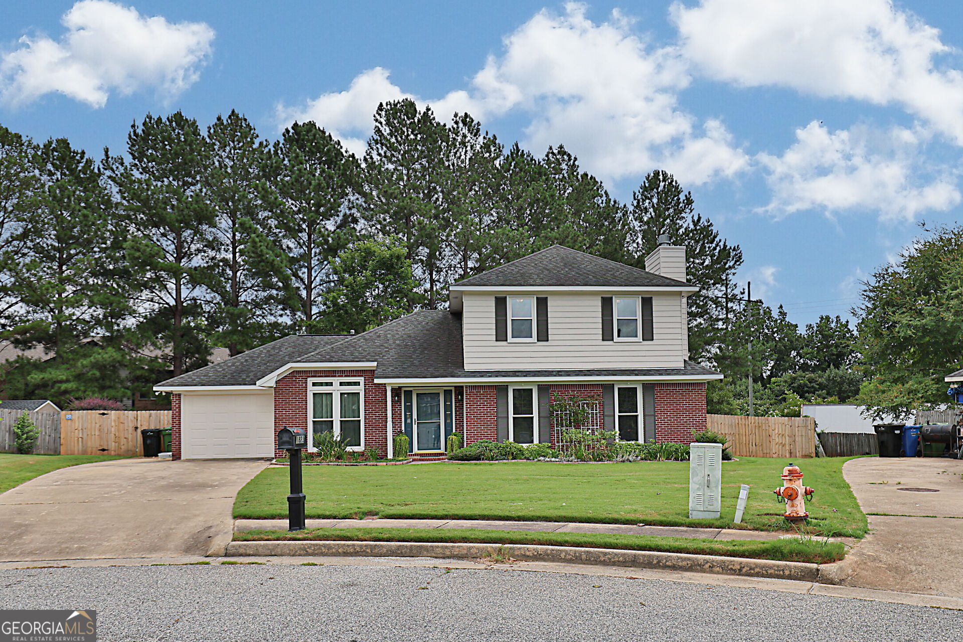 1823 Saffron Court Property Photo 1