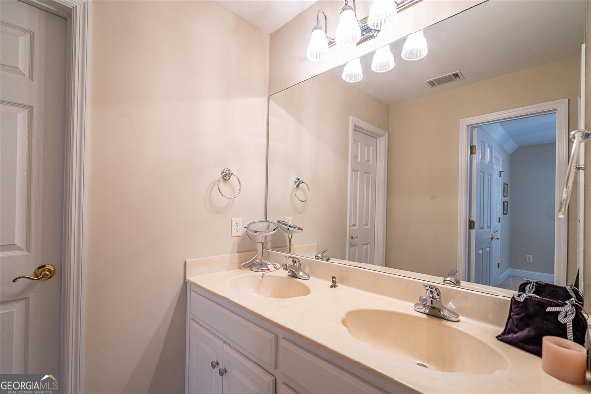 1200 Mallard Lake Drive Property Photo 35