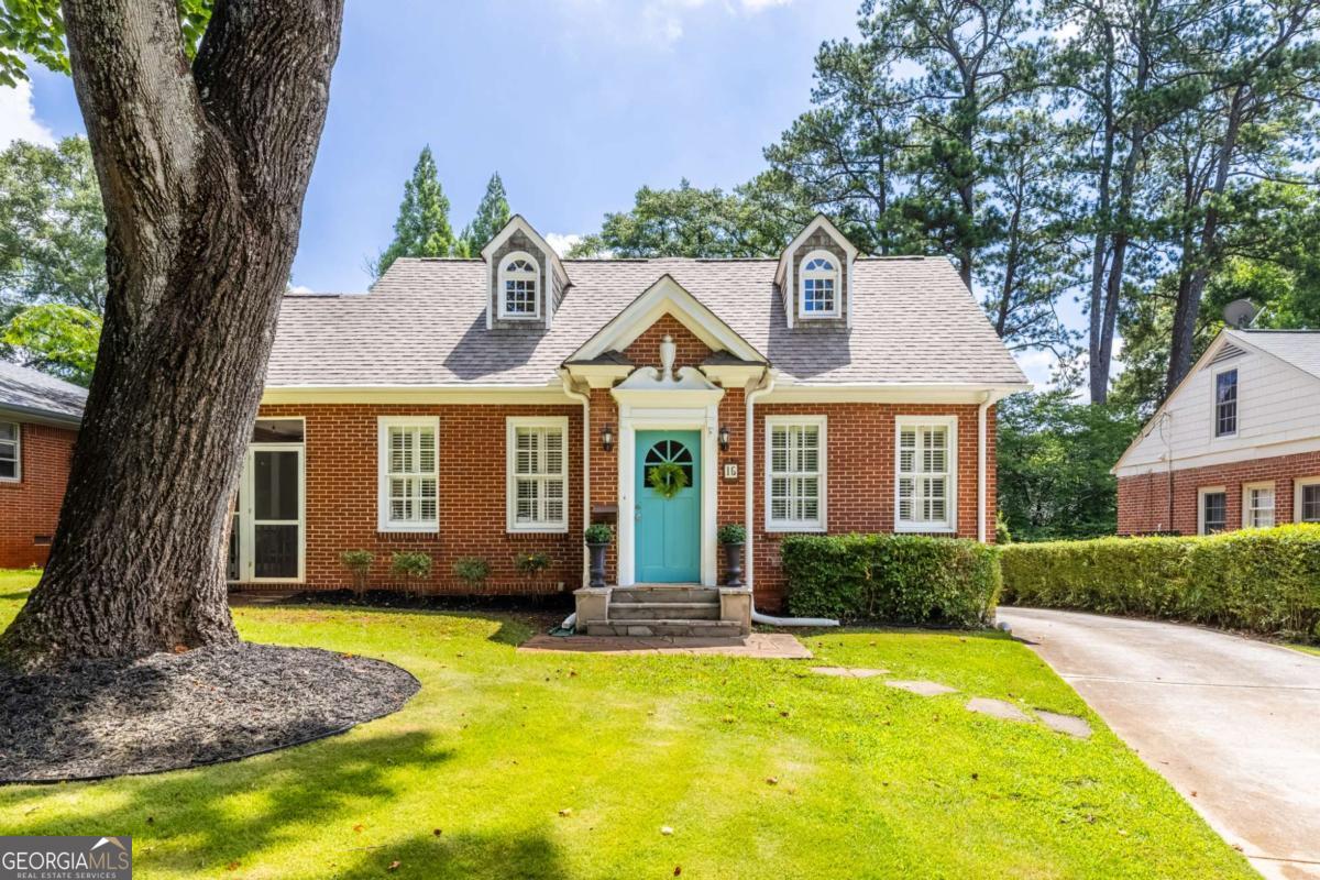 16 Clarendon Avenue Property Photo 1