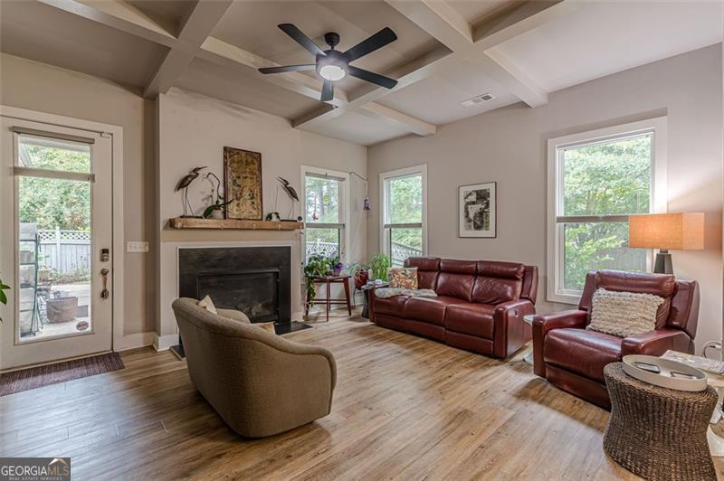 3157 Oakdale Road Property Photo 10