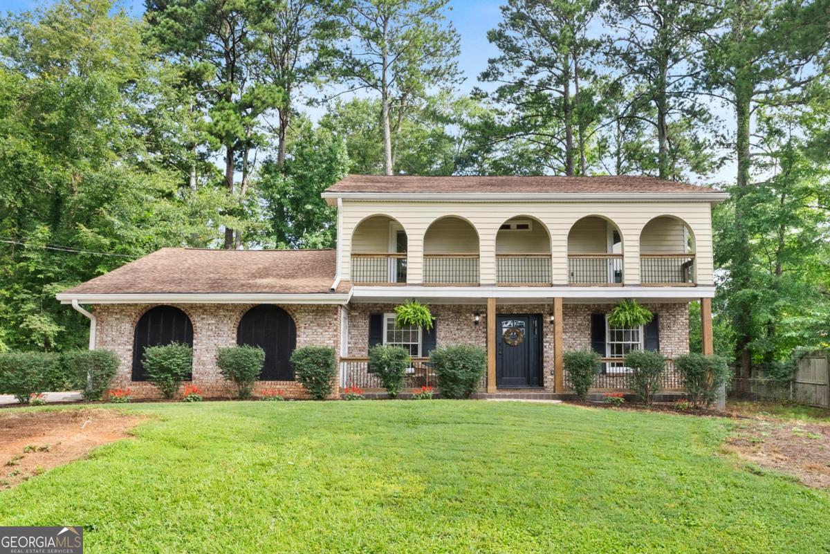 2546 Stonington Road Property Photo 1
