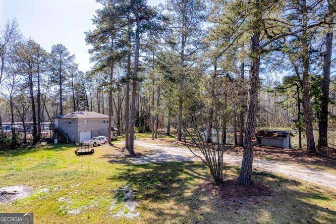 11041 Veterans Memorial Highway Property Photo 1