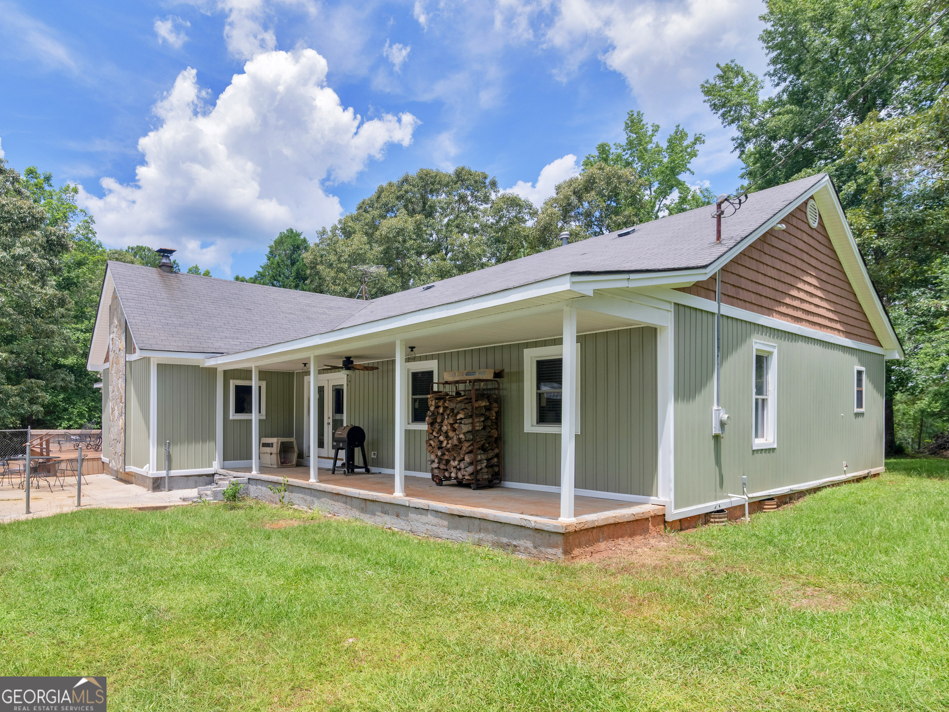 768 Zebulon Road Property Photo 1