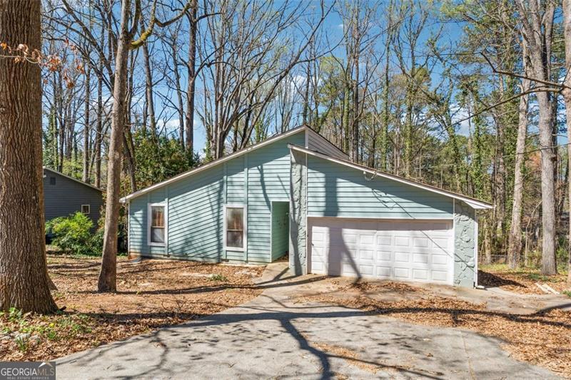 5045 Carole Place Property Photo 1