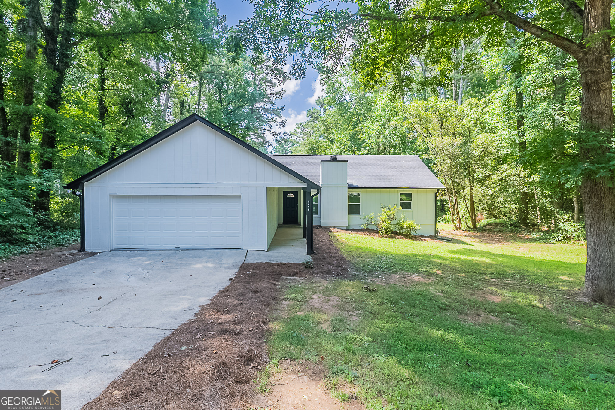 5620 Whittondale Road Property Photo 1