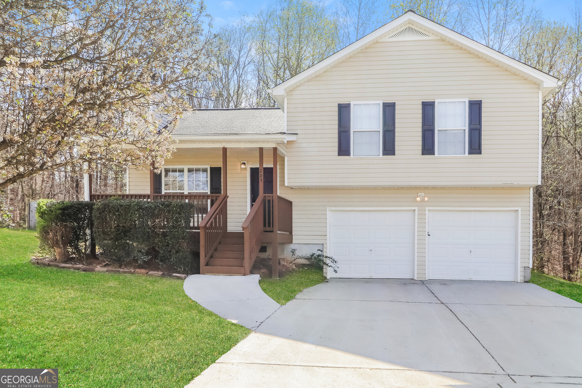 207 Remington Court Property Photo 1