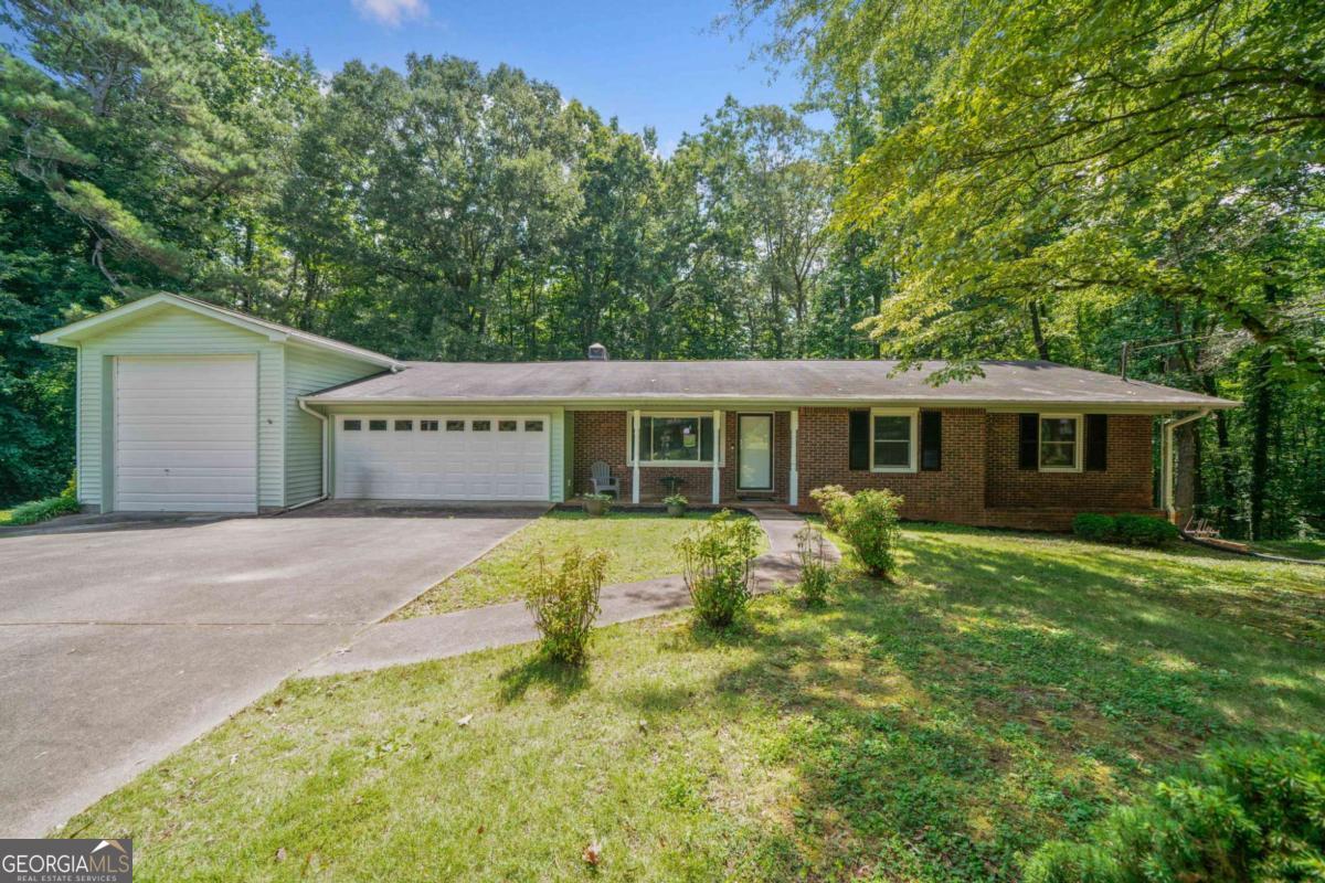 200 Dogwood Drive Property Photo 1