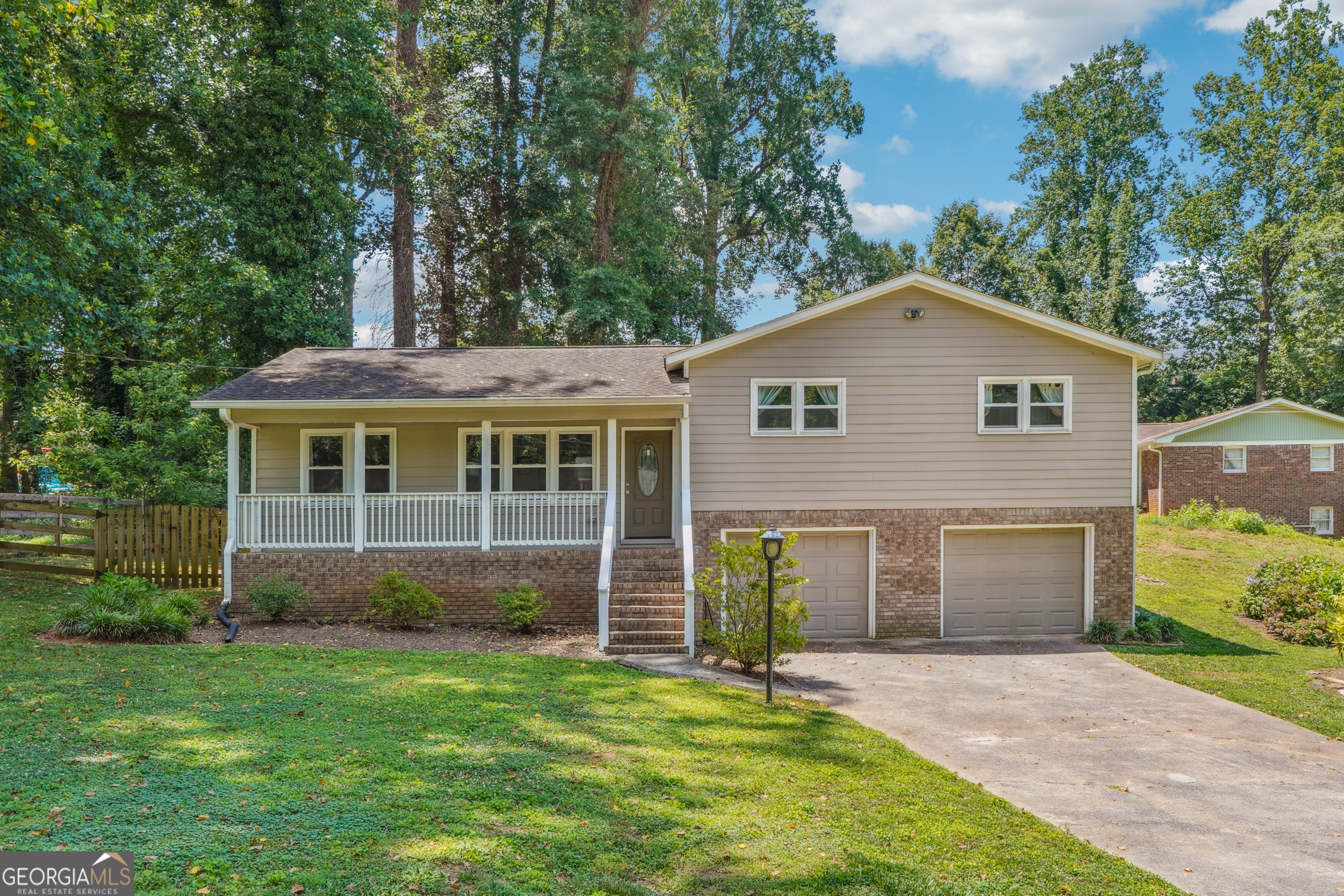 2100 Sundance Place Property Photo 1