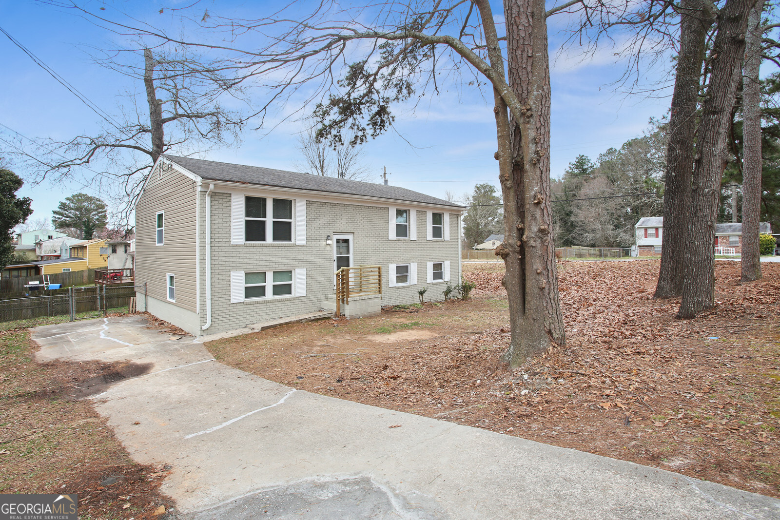 216 Scarsdale Drive Property Photo 2