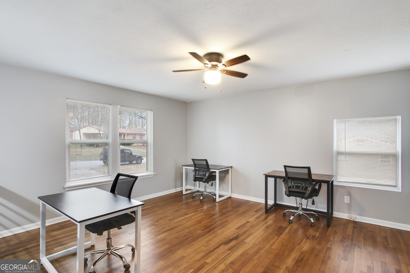 216 Scarsdale Drive Property Photo 5