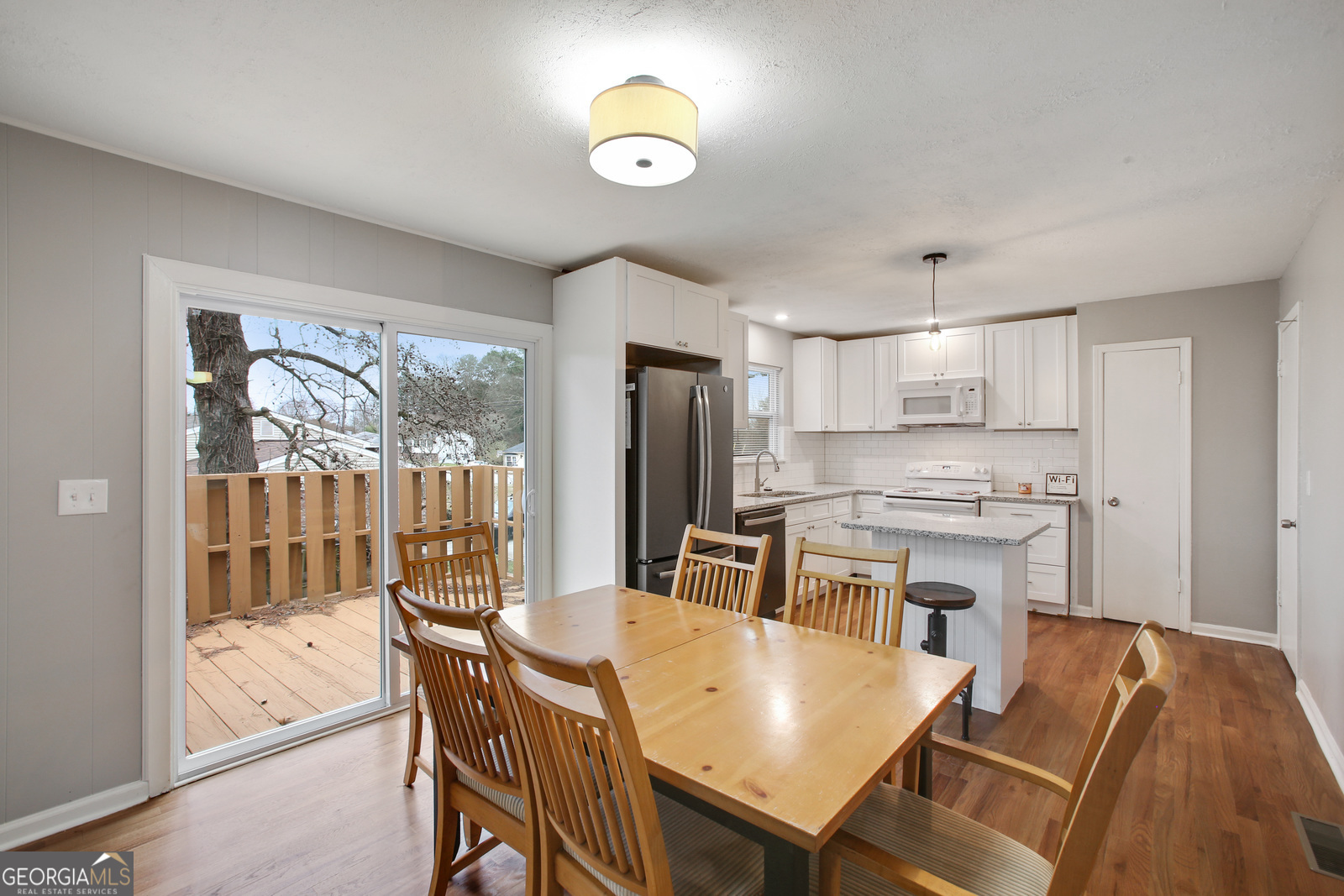 216 Scarsdale Drive Property Photo 11