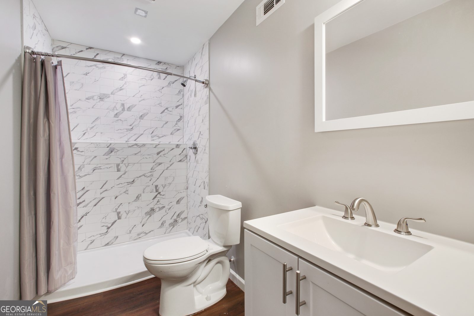 216 Scarsdale Drive Property Photo 20