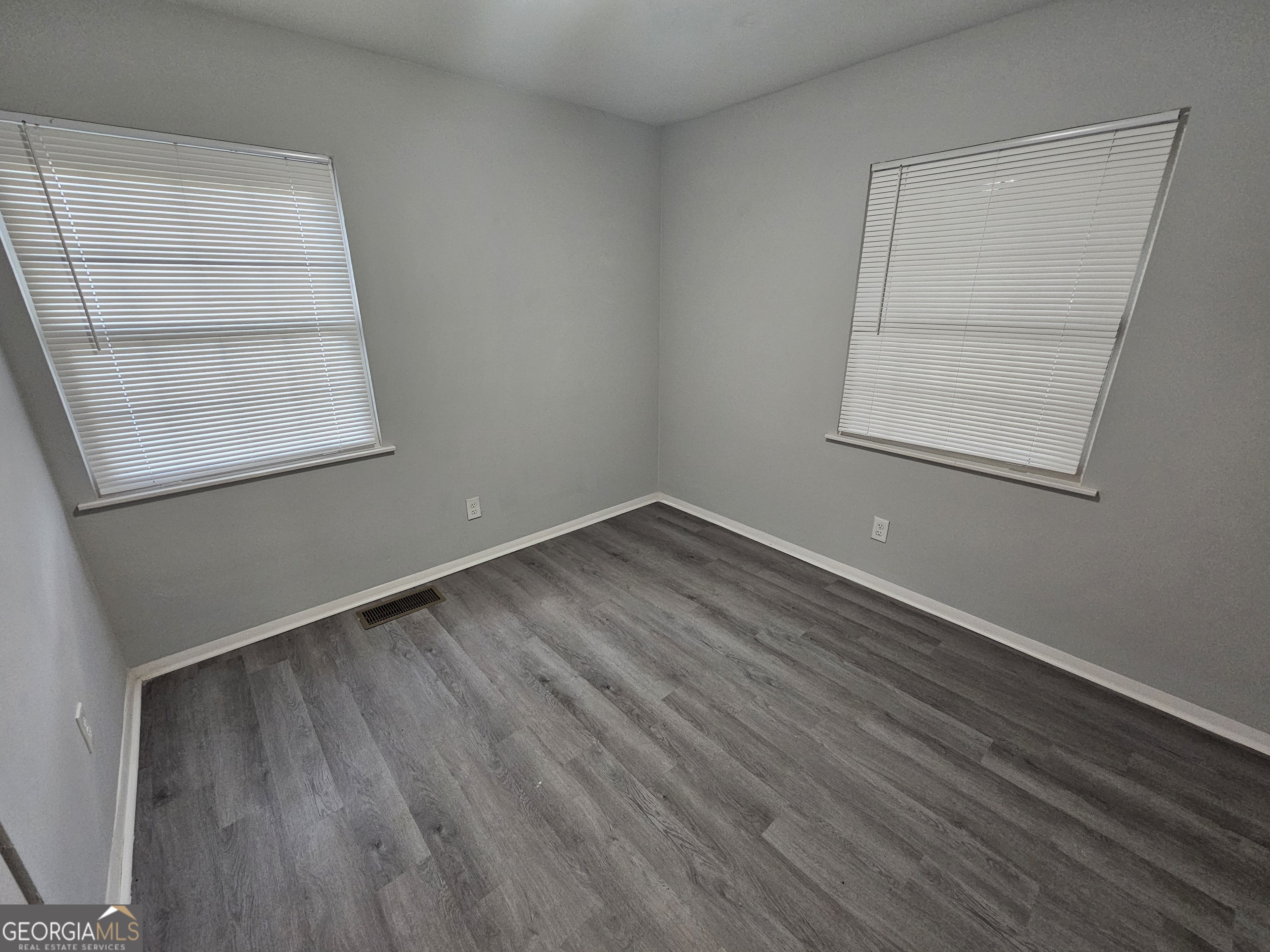 1711 Rock Cut Road Property Photo 3