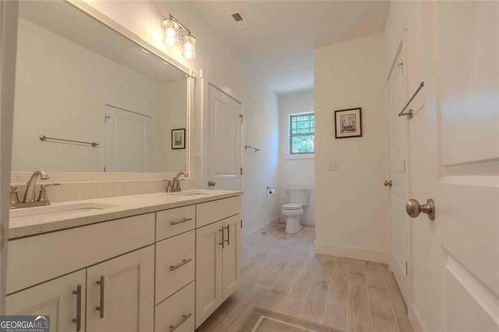 226 Heron Pointe View Property Photo 24