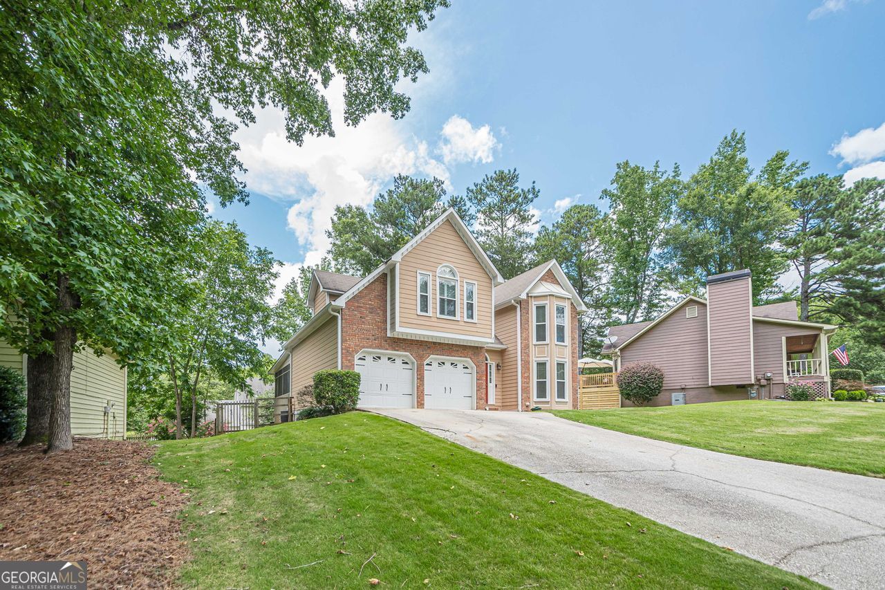 3258 Woodcliff Way Property Photo 6