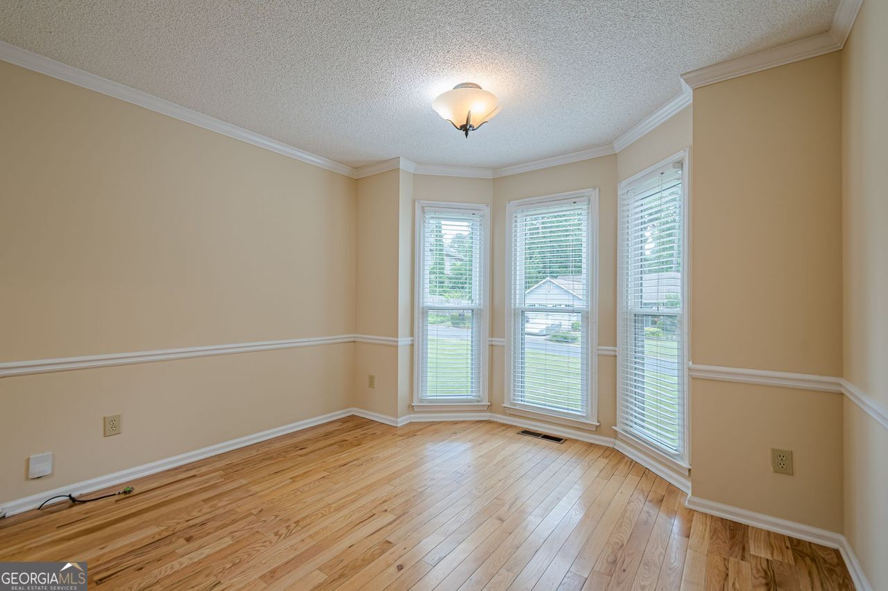3258 Woodcliff Way Property Photo 9