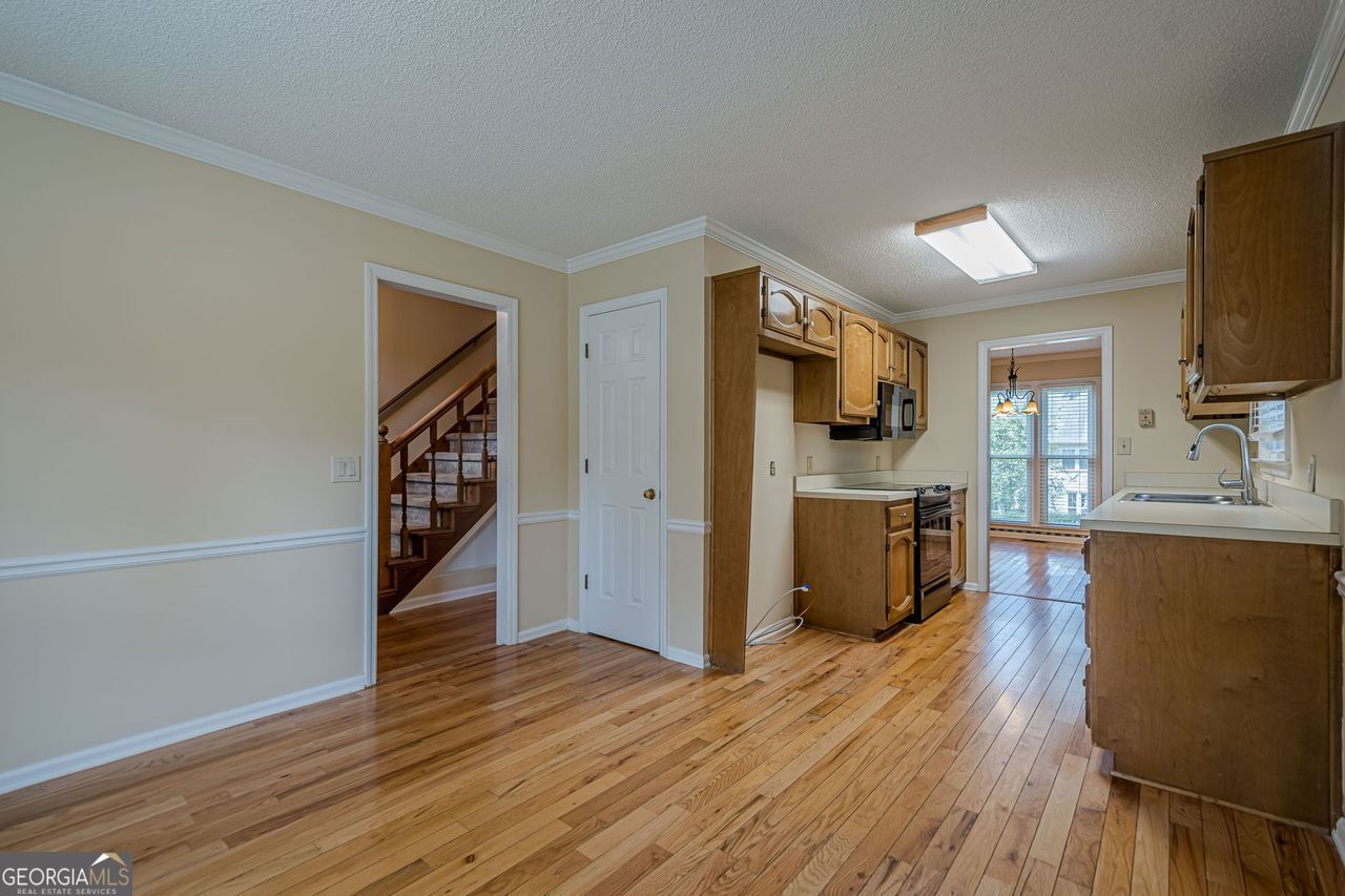 3258 Woodcliff Way Property Photo 10