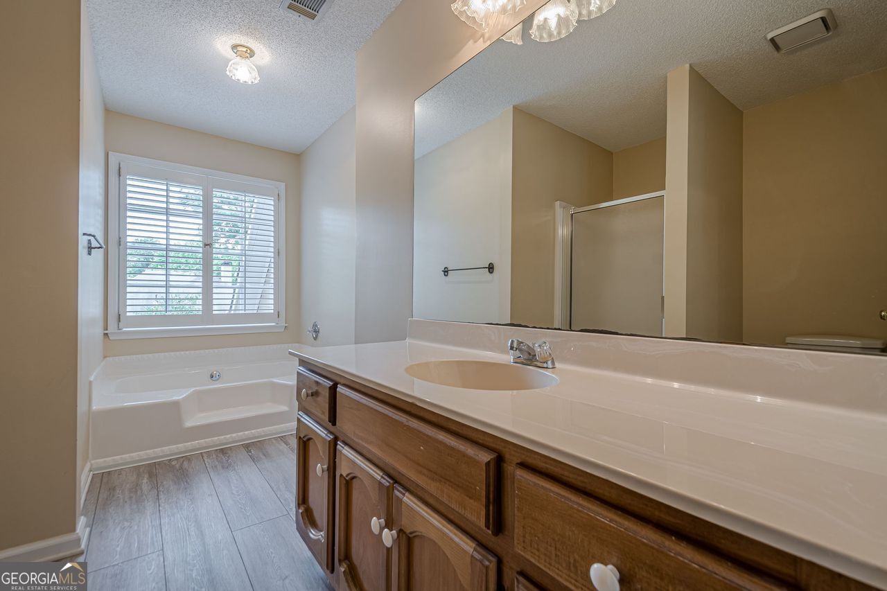 3258 Woodcliff Way Property Photo 30