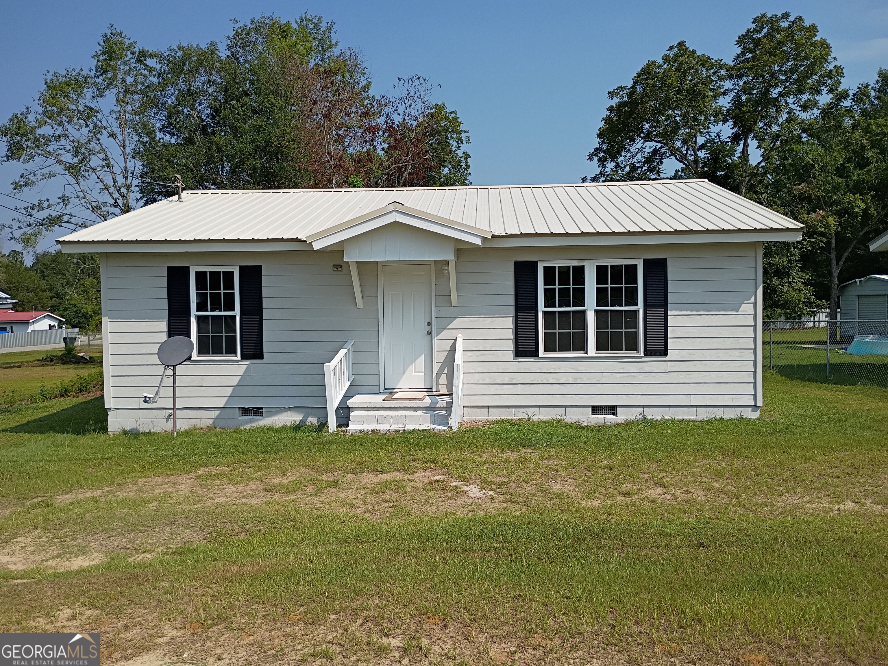 311 Modoc Road Property Photo 1