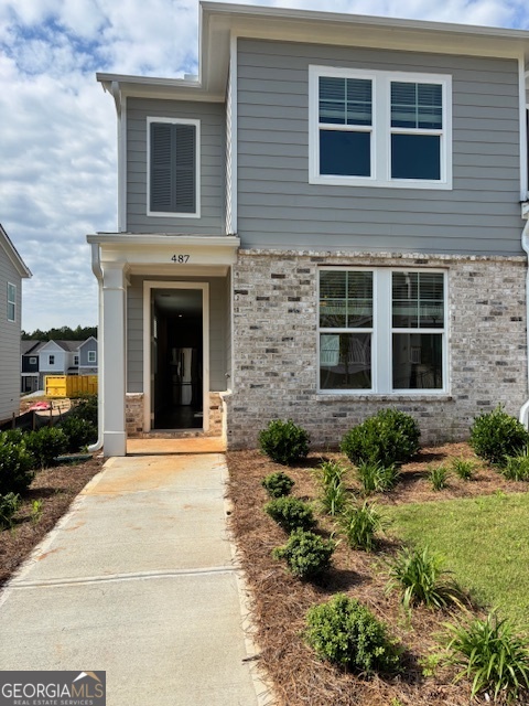 487 Crown Drive Property Photo 1