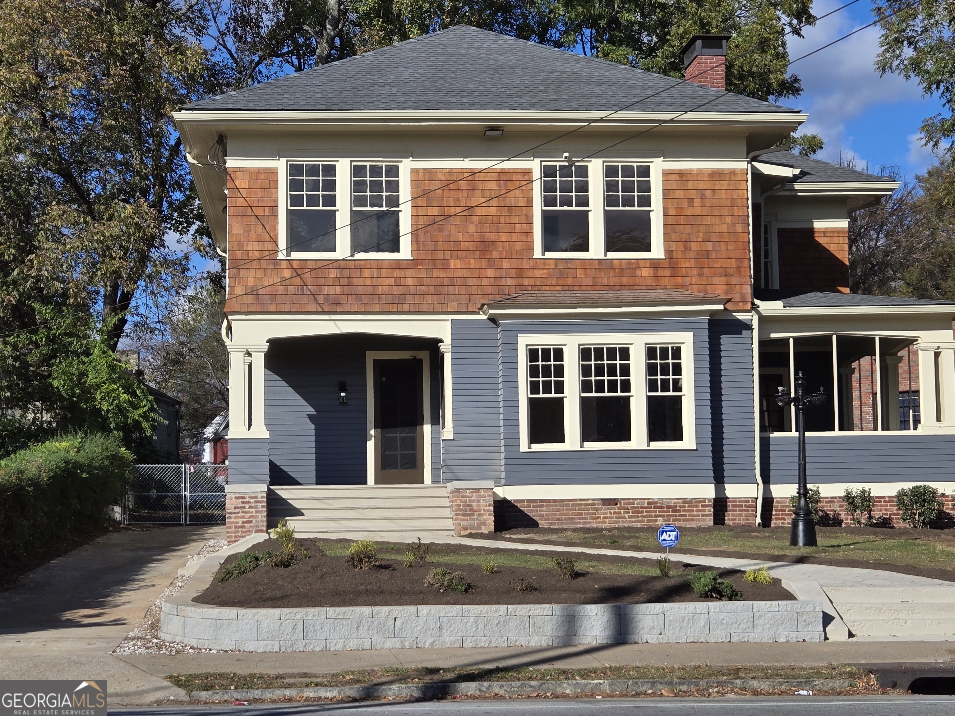 1089 AVON Avenue Property Photo 1