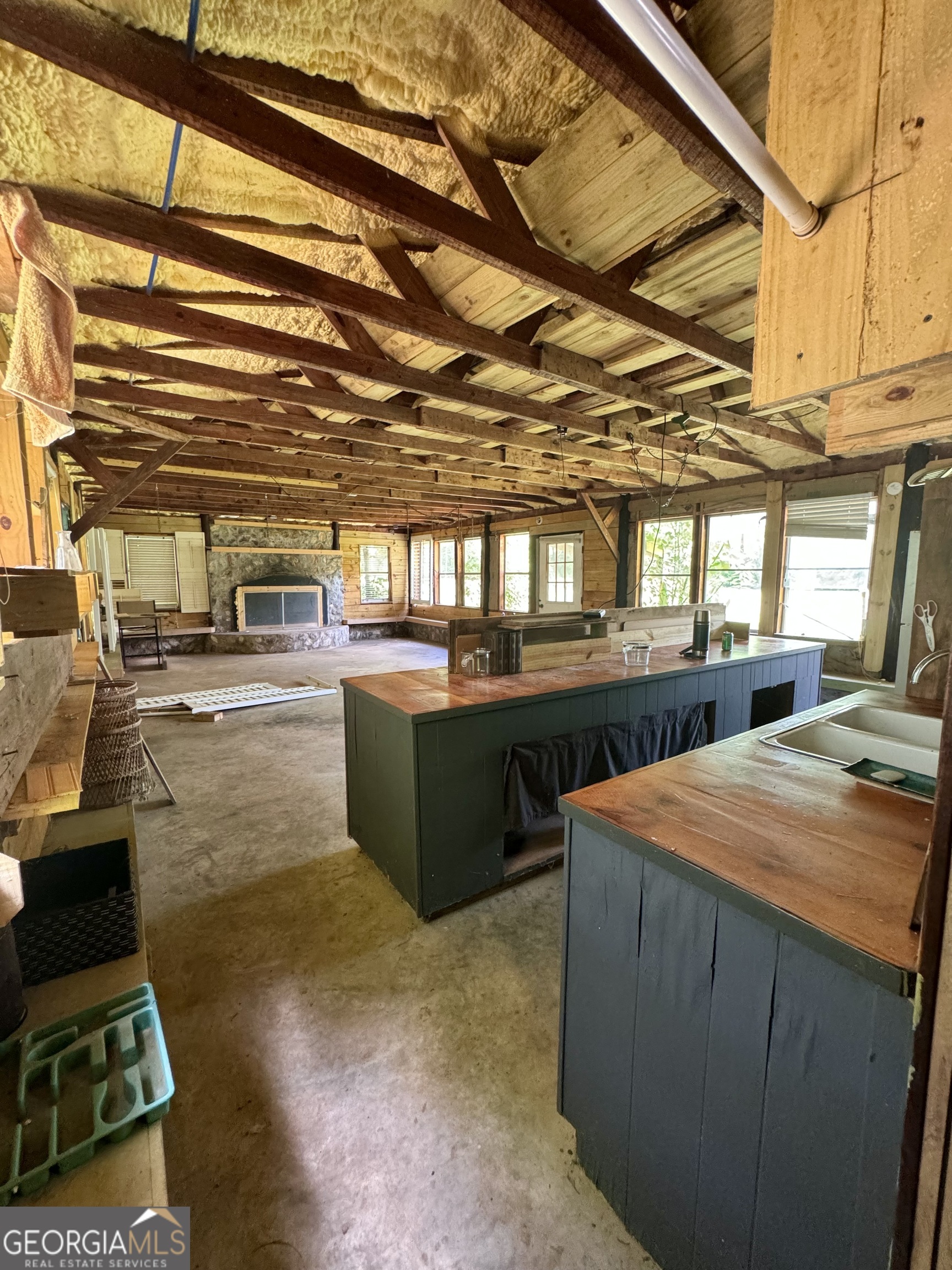 81 Hughes Dairy Road Se Property Photo 6