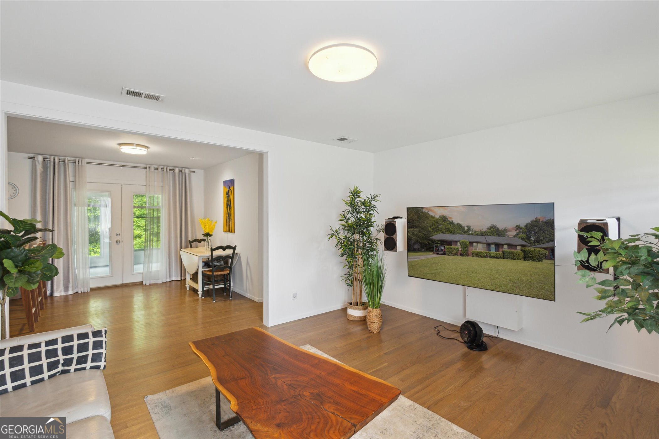 313 Donaldson Street Property Photo 6