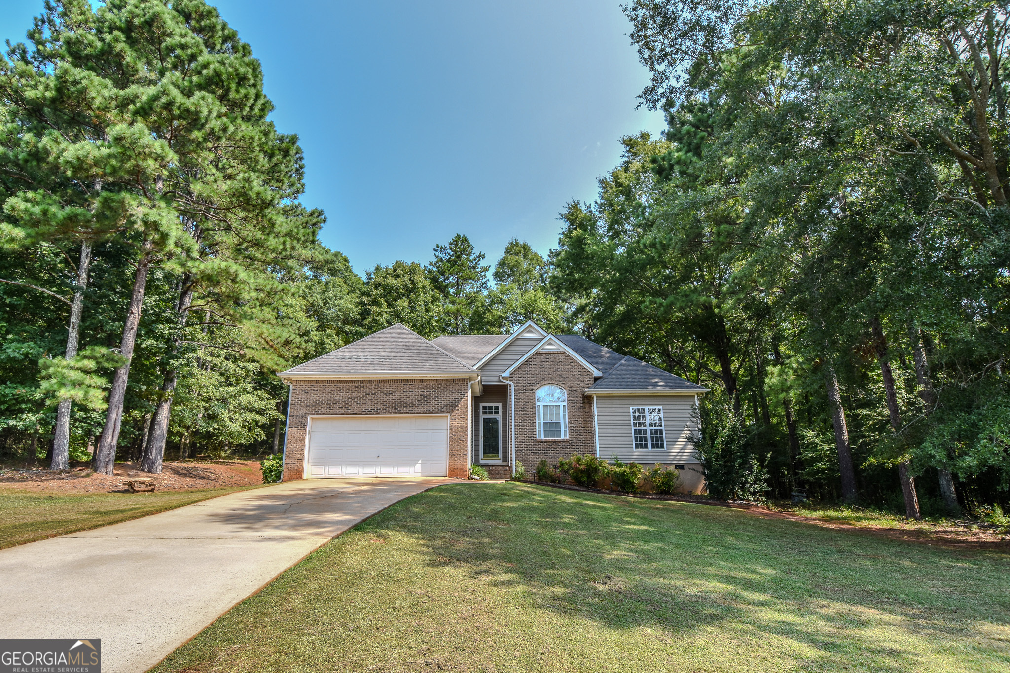 267 Whitfield Wlk Property Photo 1