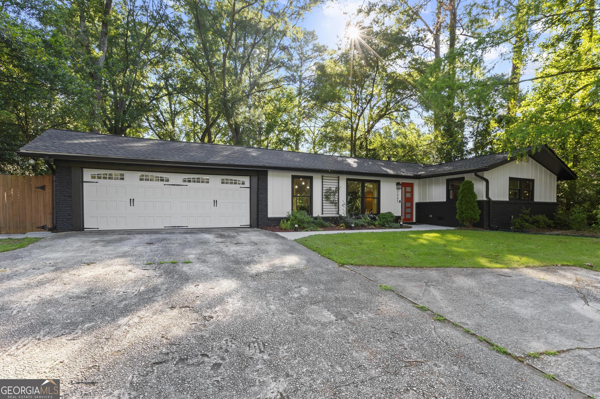2485 Shallowford Road Ne Property Photo 1