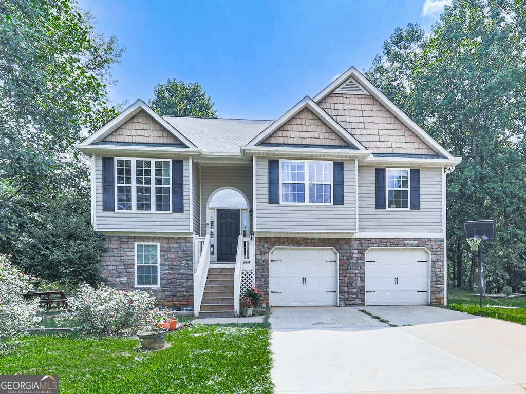 96 Moorings Run Property Photo 1