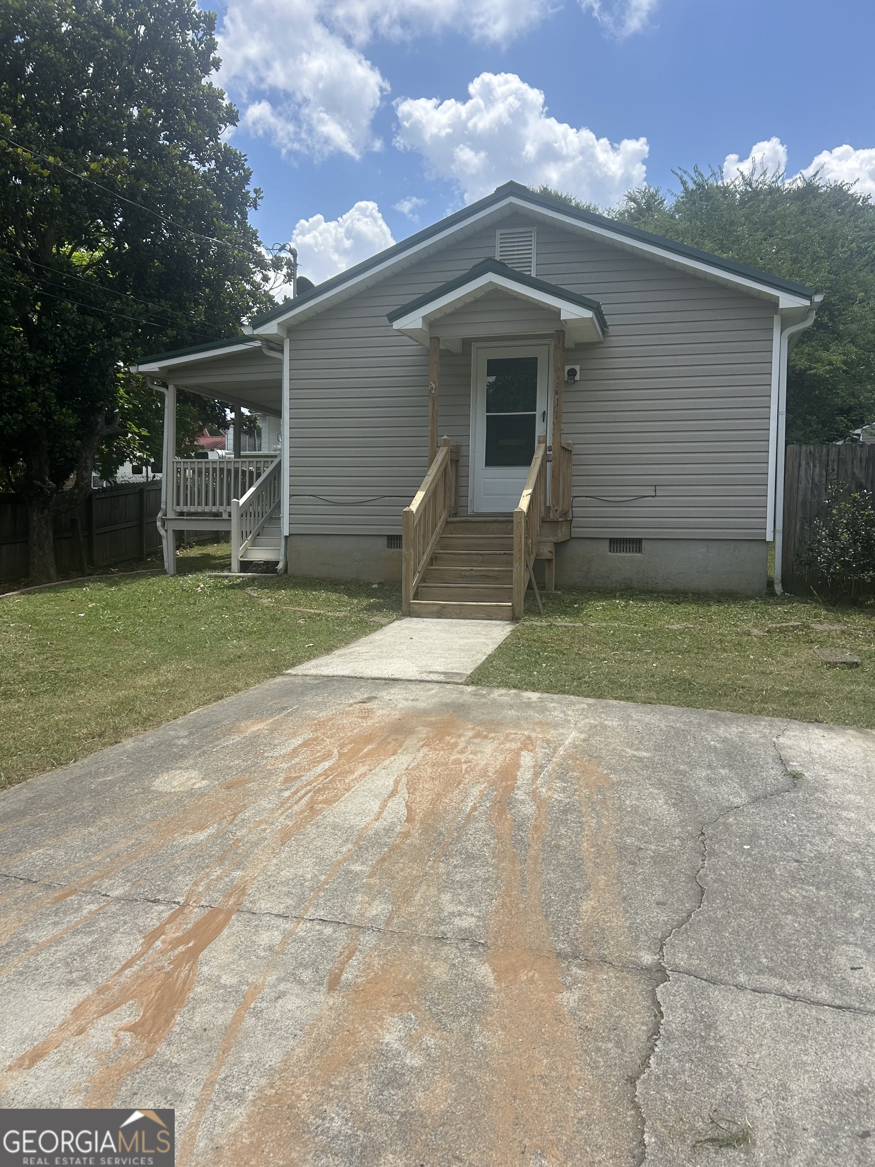 411 Goodyear Street Property Photo 1