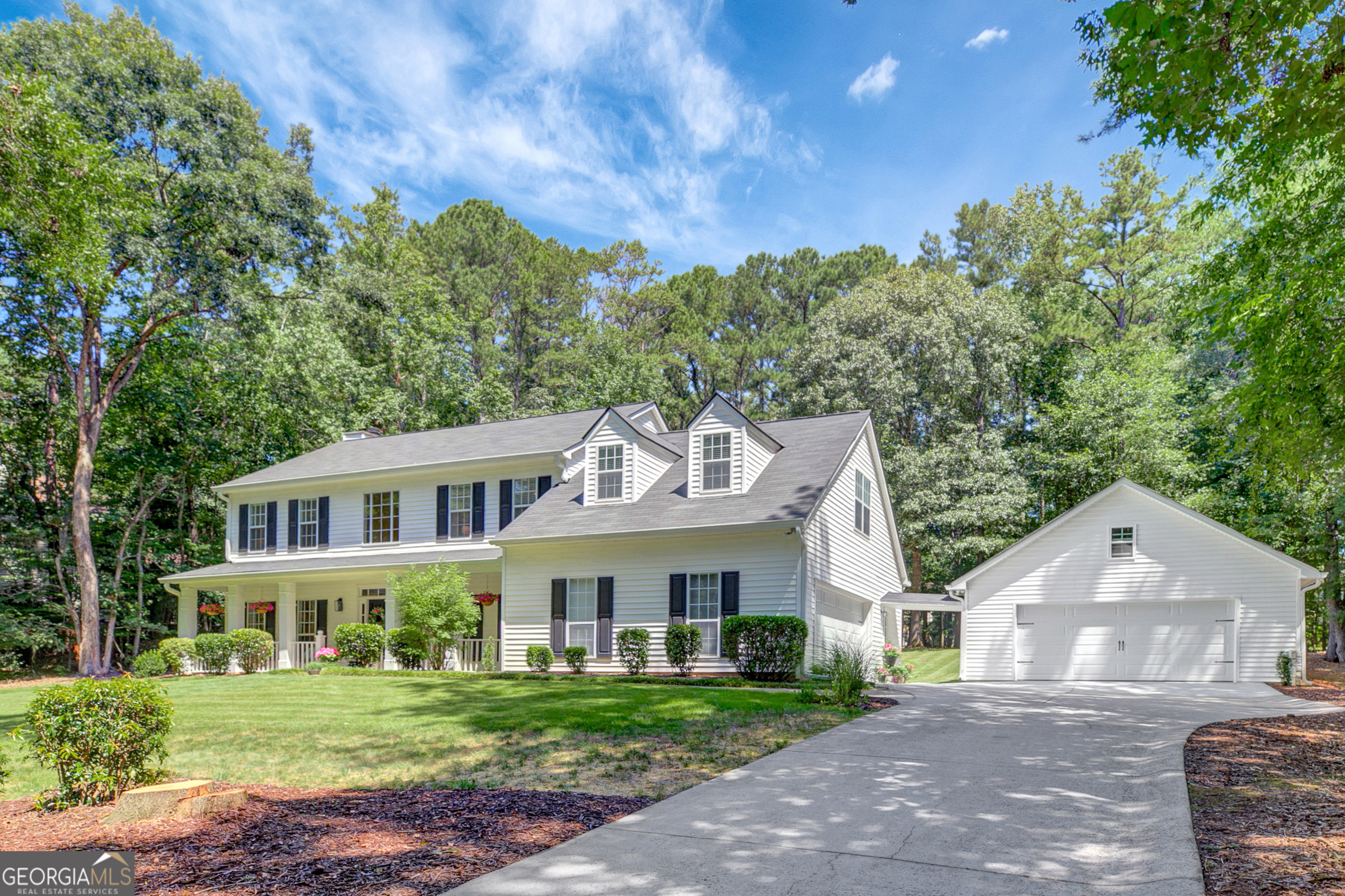 100 Glenwood Chase Property Photo 1