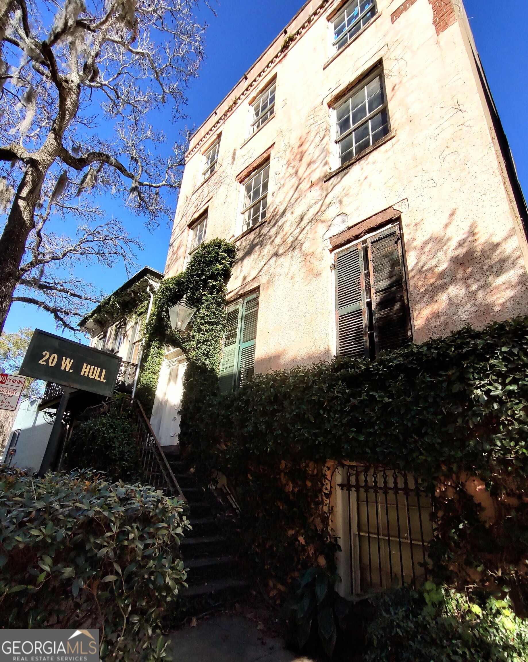 20 W Hull Street Property Photo 1