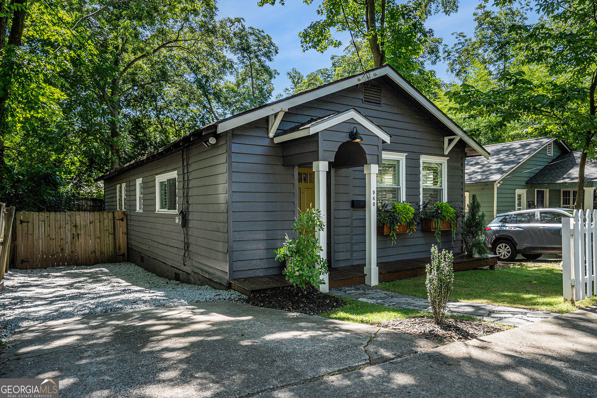 940 Gress Avenue Se Property Photo 1