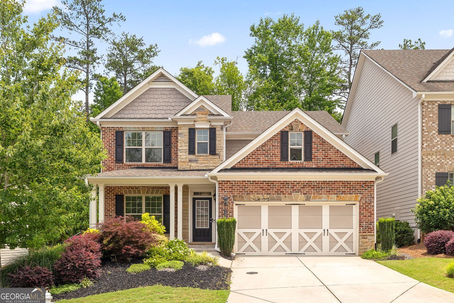 1220 Roswell Manor Circle Property Photo 1