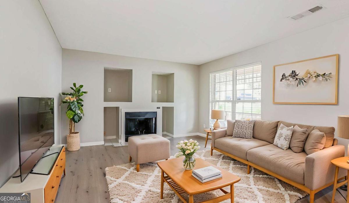 2067 Raintree Place Property Photo 6