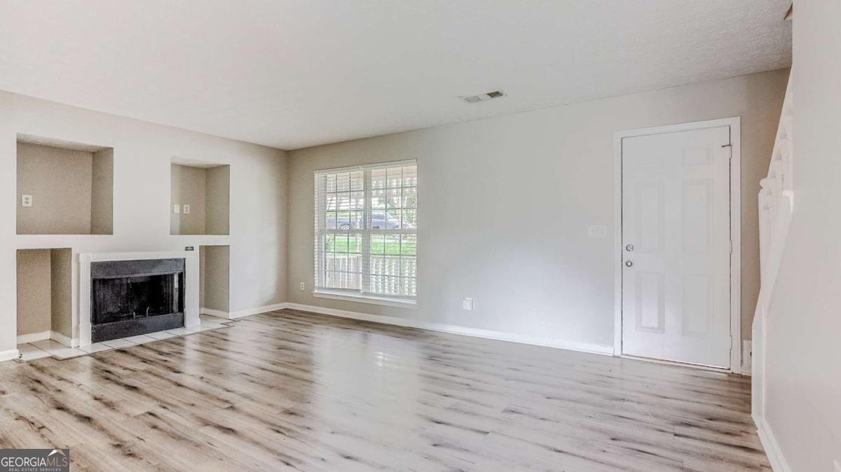 2067 Raintree Place Property Photo 9