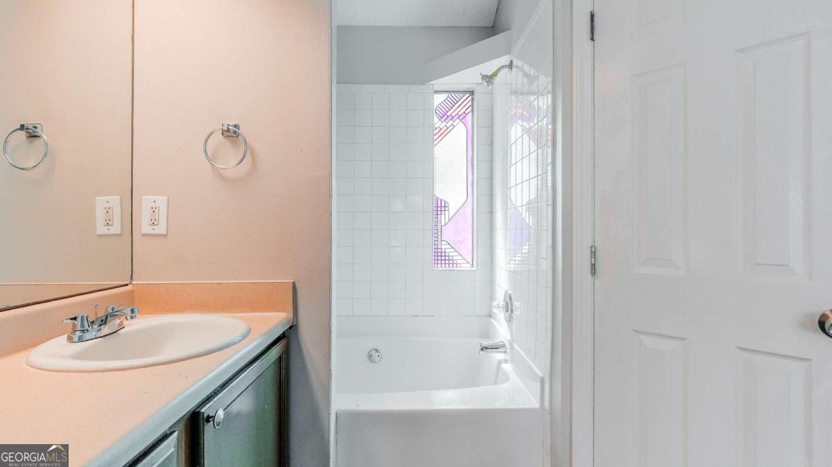 2067 Raintree Place Property Photo 23