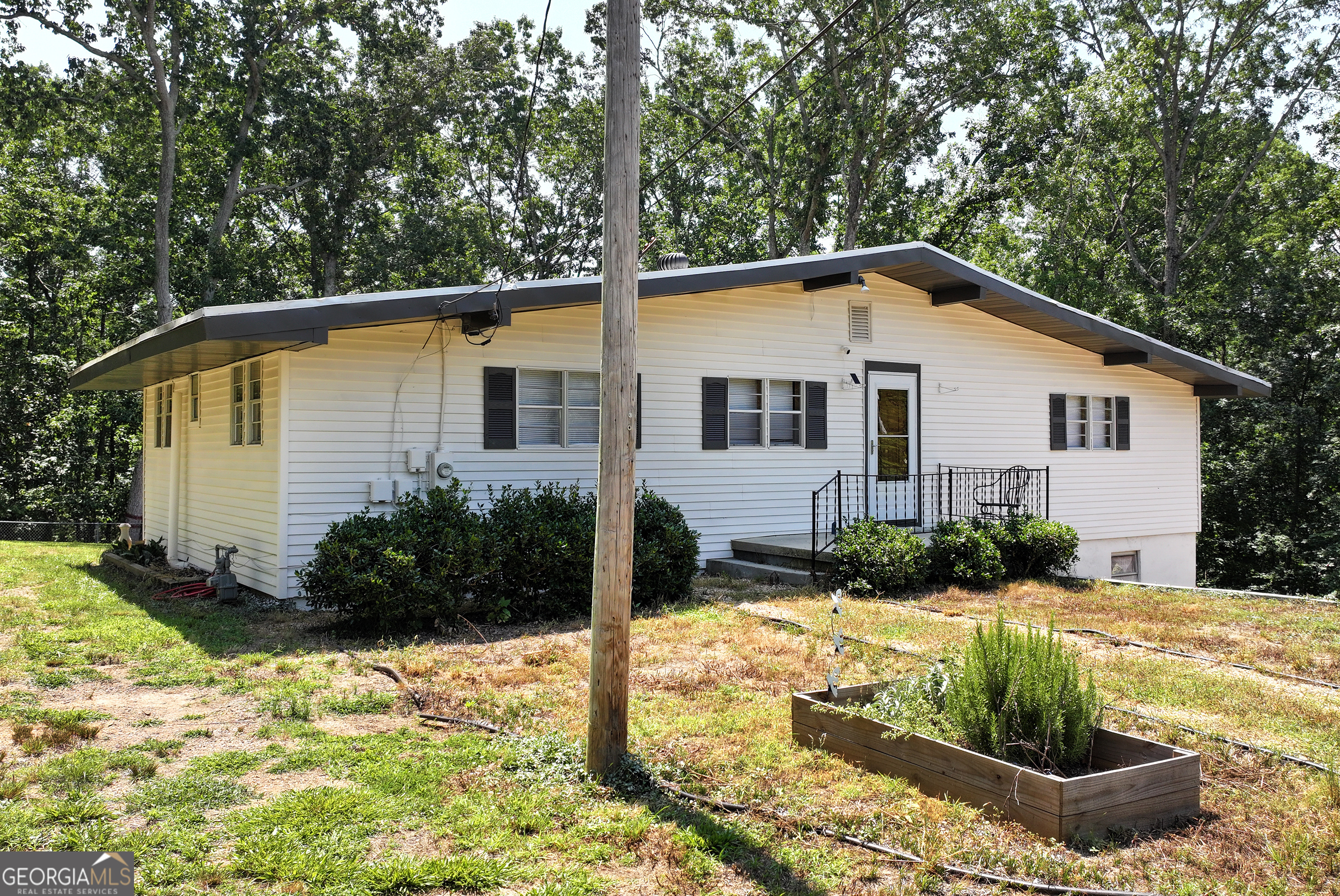 5981 Warpath Road Property Photo 1