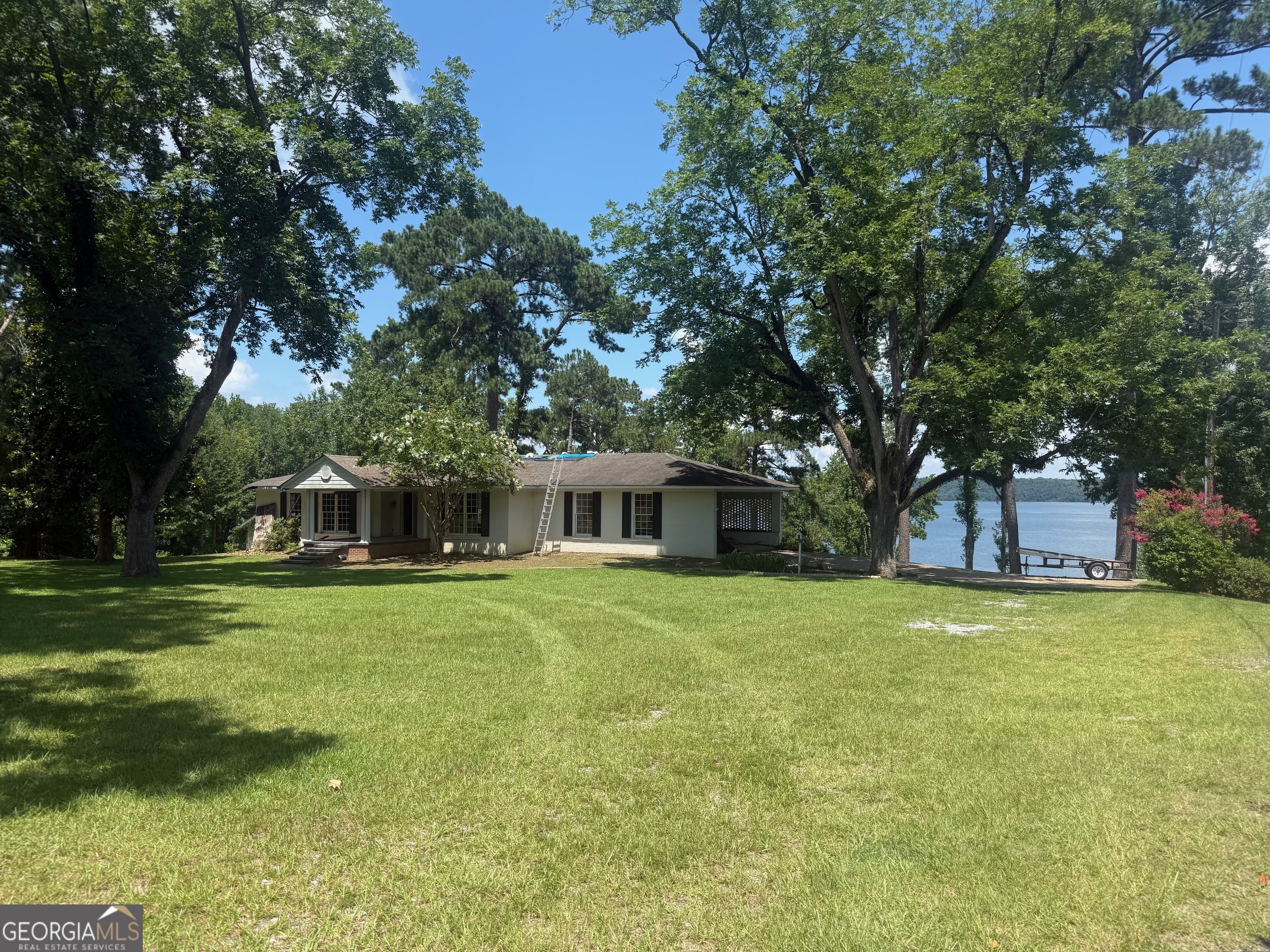 111 Lakeview Drive