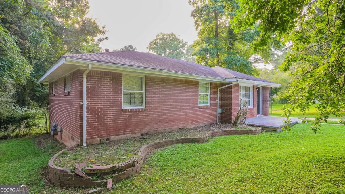 1803 Hollyhock Terrace Property Photo 3