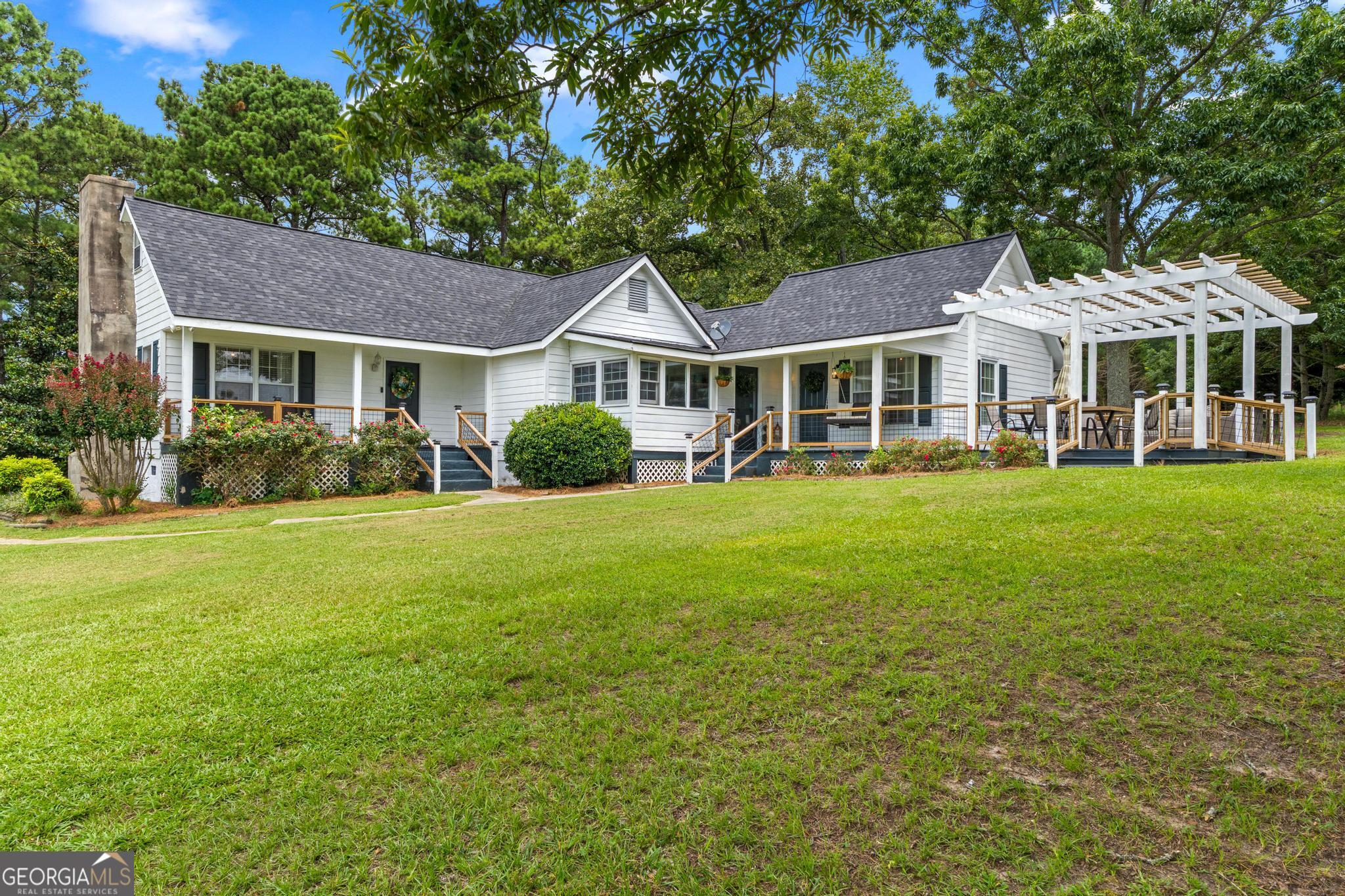 1219 Pebblebrook Road Property Photo 1